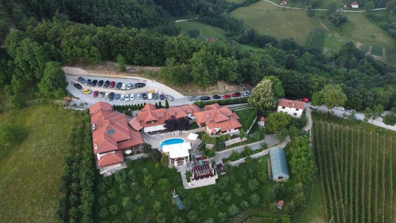 Lux Smestaj Ivanjicki Konaci إيفانييتسا المظهر الخارجي الصورة